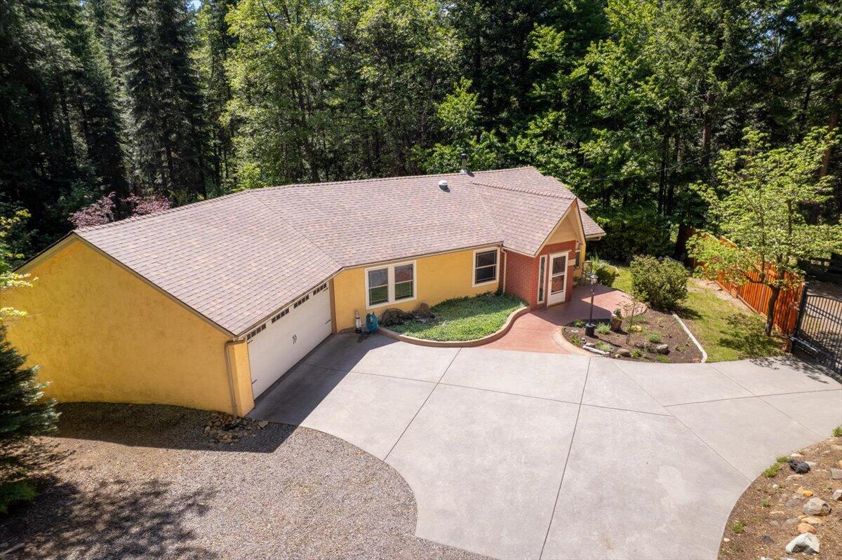 609 Eiler Road Mount Shasta, CA 96067 - Photo 24 of 35 a aerial view of a house with a yard