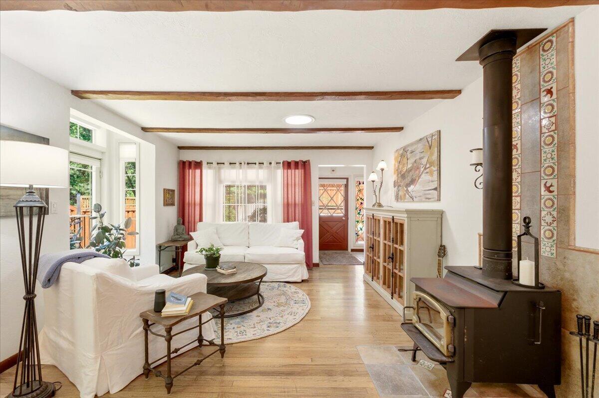 609 Eiler Road Mount Shasta, CA 96067 - Photo 5 of 35 a living room with furniture and a fireplace