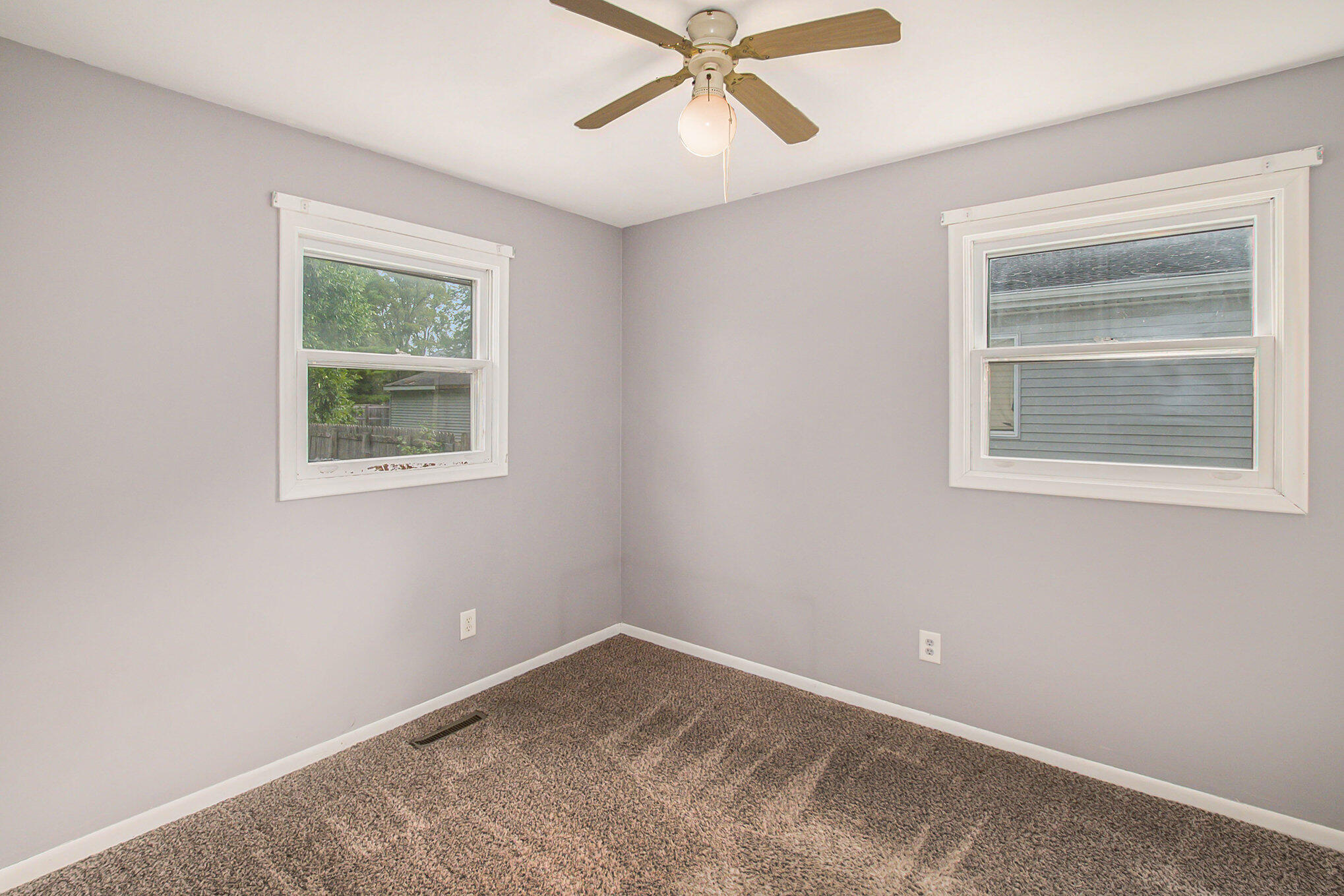 2420 Radford Road Lansing, MI 48911 - Photo 13 of 17 010_ndp7163