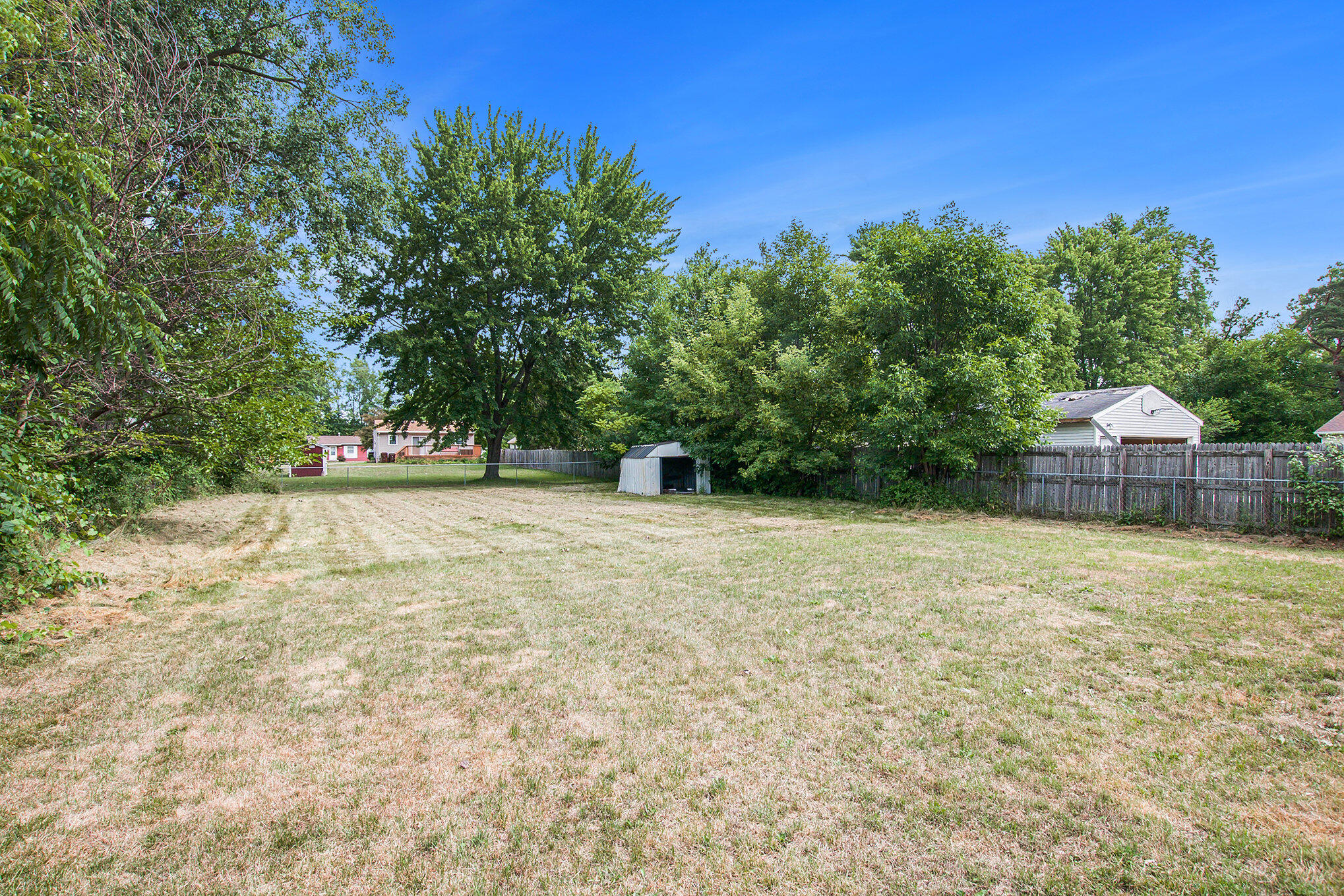 2420 Radford Road Lansing, MI 48911 - Photo 15 of 17 016_ndp7181