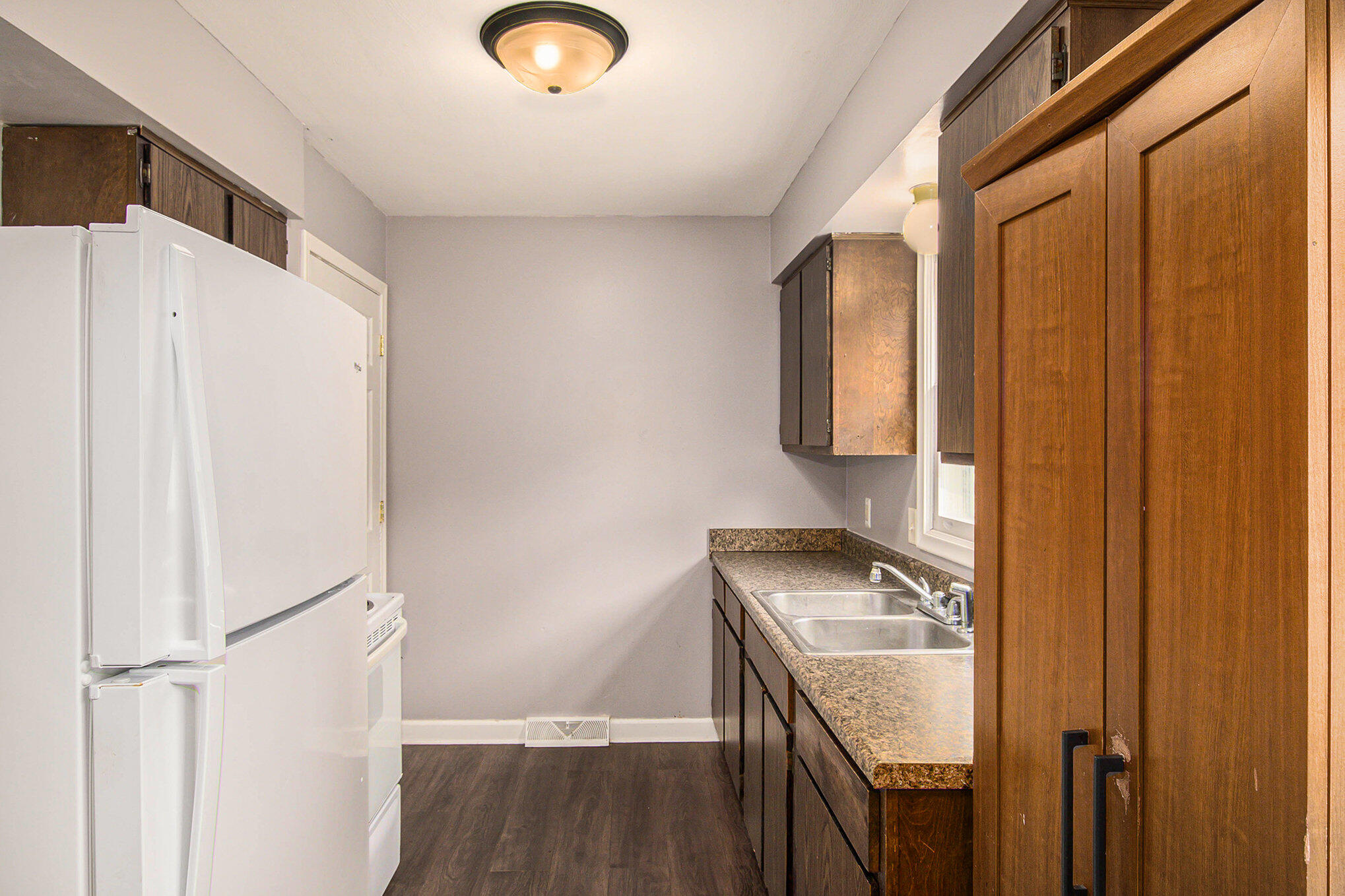 2420 Radford Road Lansing, MI 48911 - Photo 5 of 17 007_ndp7157
