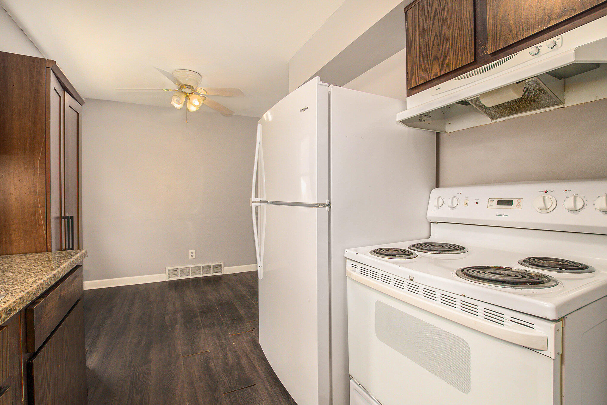 2420 Radford Road Lansing, MI 48911 - Photo 7 of 17 009_ndp7159