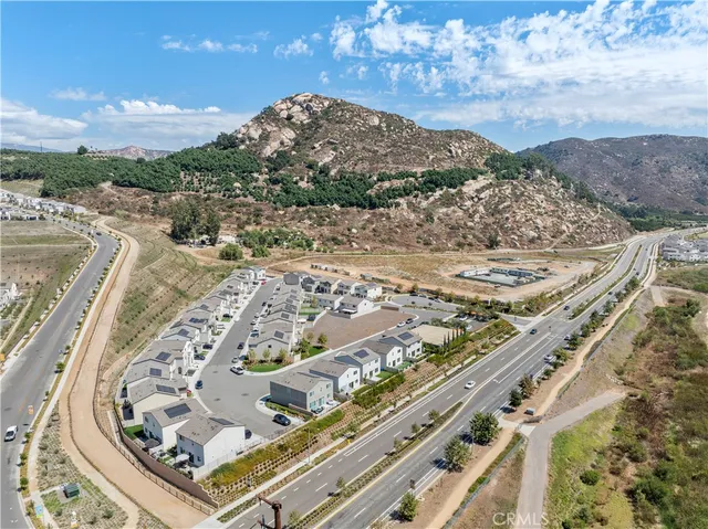 $699,999 | 35060 Hacienda Heights, Fallbrook, CA 92028