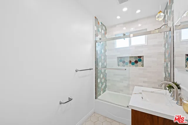 $7,200 | 2152 Parnell Avenue, Los Angeles, CA 90025