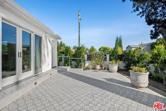 $7,200 | 2152 Parnell Avenue, Los Angeles, CA 90025