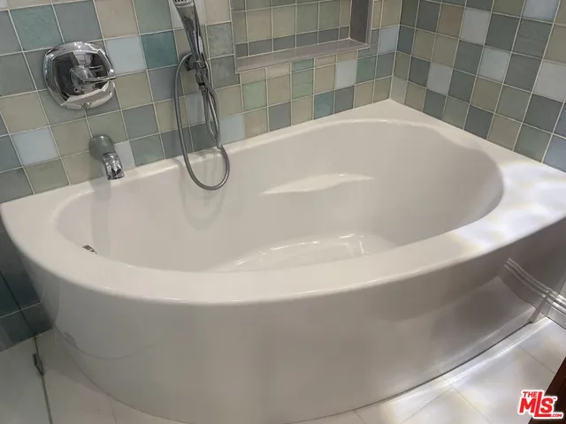 $7,200 | 2152 Parnell Avenue, Los Angeles, CA 90025