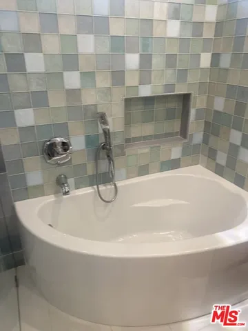 $7,200 | 2152 Parnell Avenue, Los Angeles, CA 90025