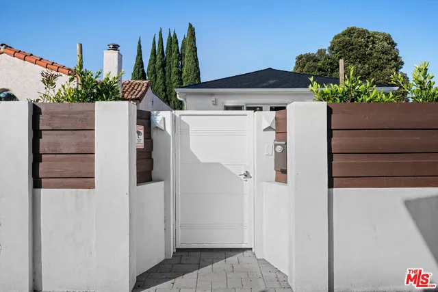 $7,200 | 2152 Parnell Avenue, Los Angeles, CA 90025