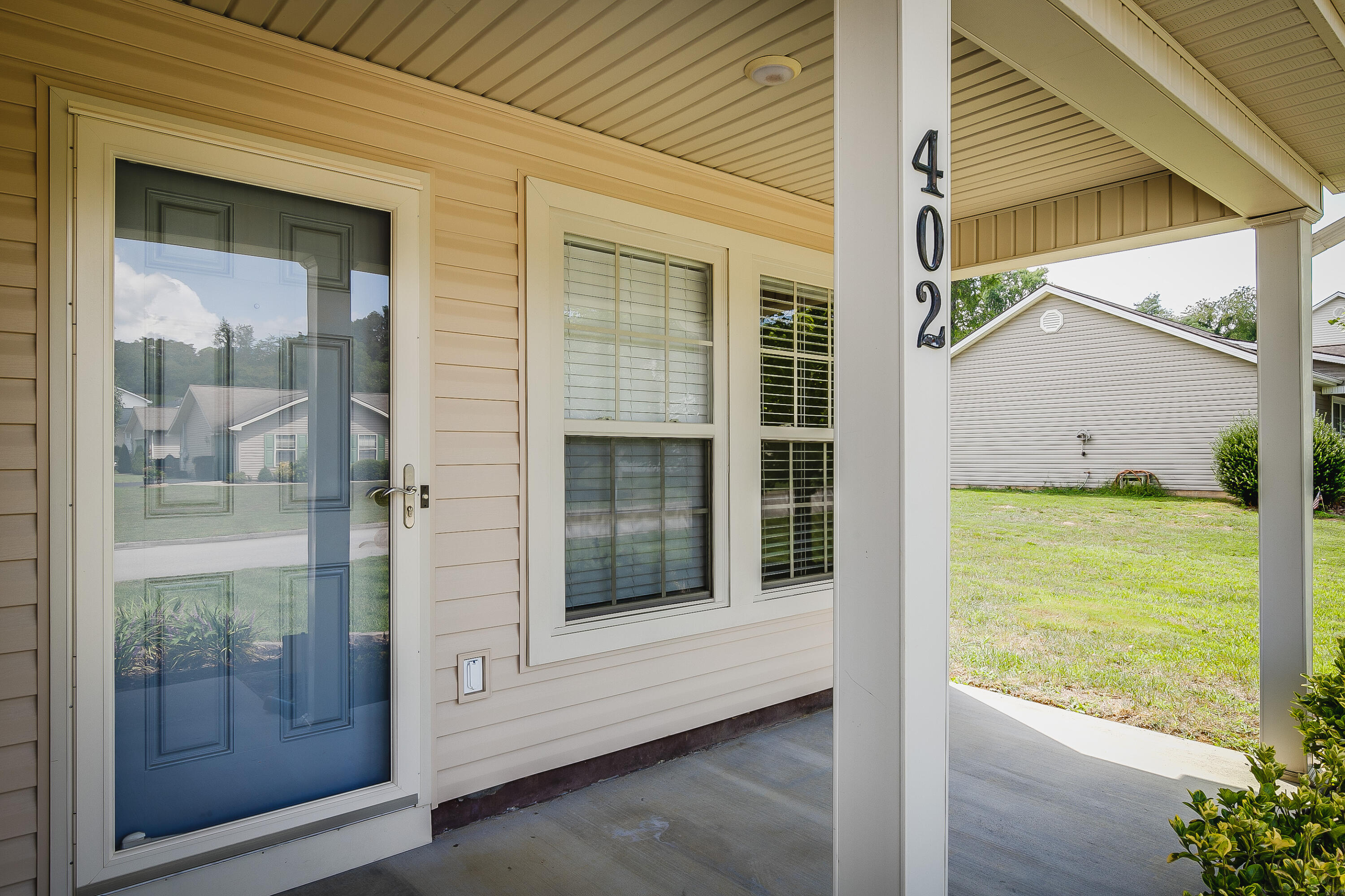 402 Kings Road Piney Flats, TN 37686 - Photo 2 of 21 CE29973B-0817-48C8-8BBC-0D1E69A46335