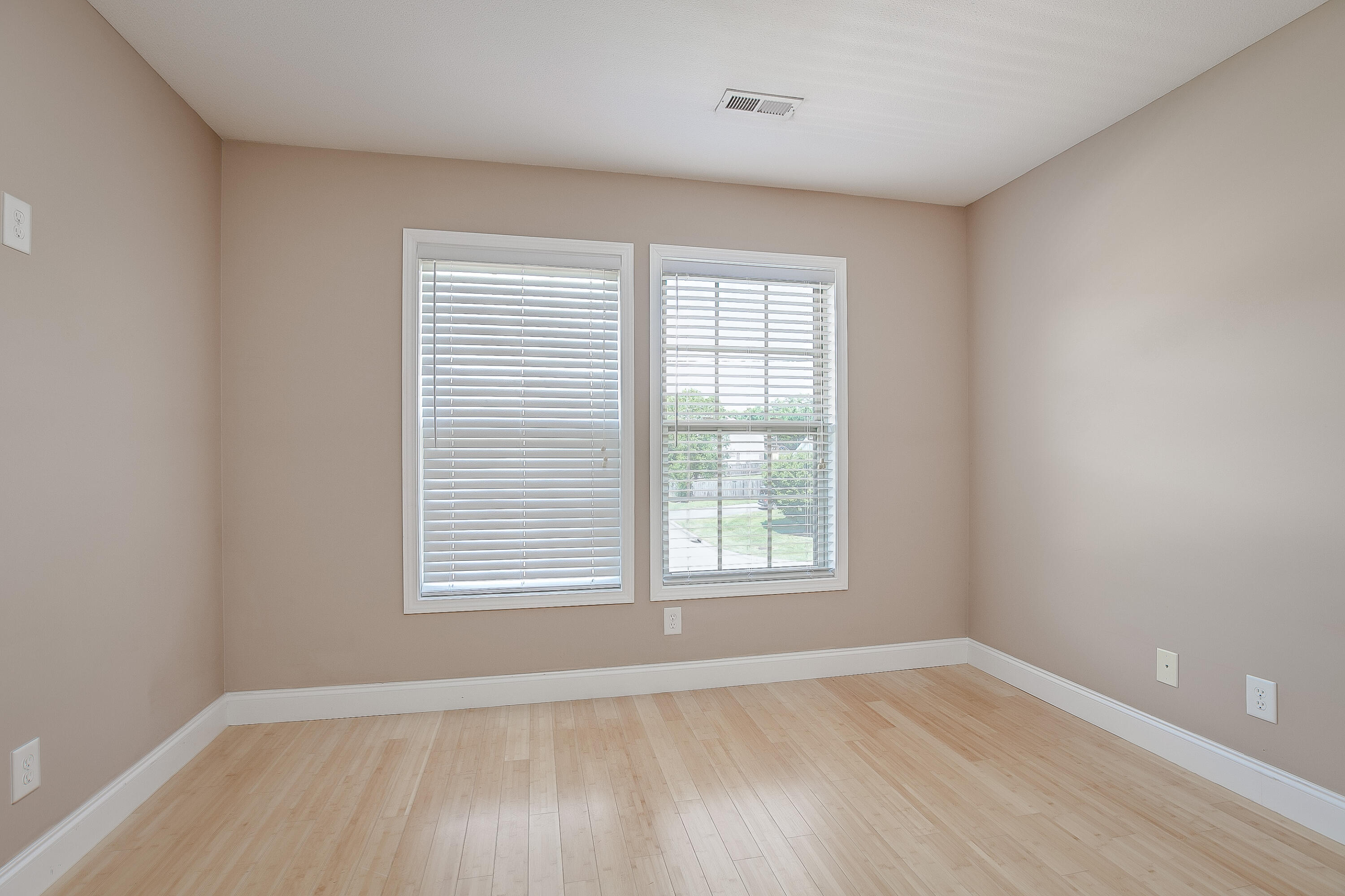 402 Kings Road Piney Flats, TN 37686 - Photo 16 of 21 Bedroom 1