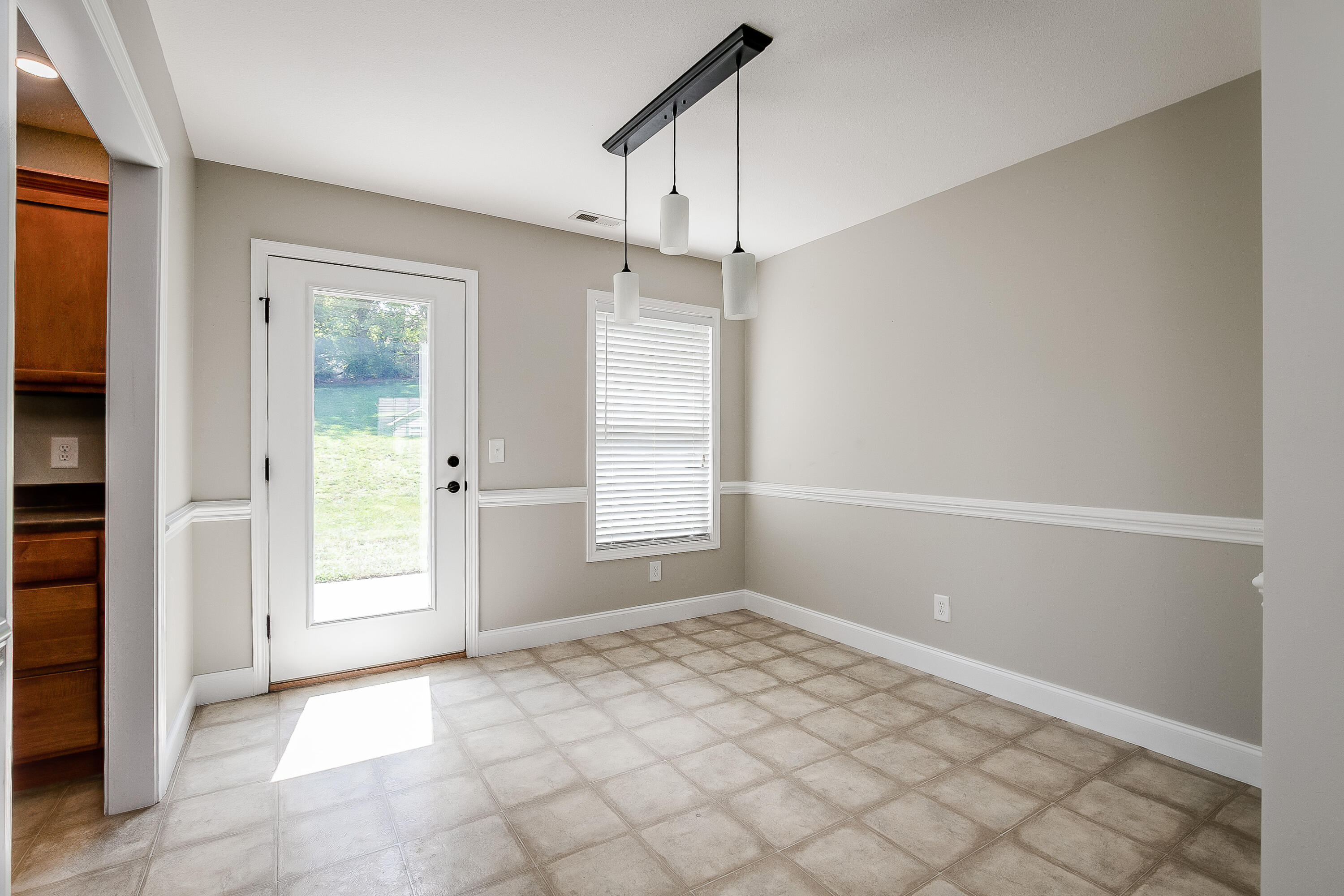 402 Kings Road Piney Flats, TN 37686 - Photo 5 of 21 A3D23270-7B80-4E7E-A66C-CD976F267774