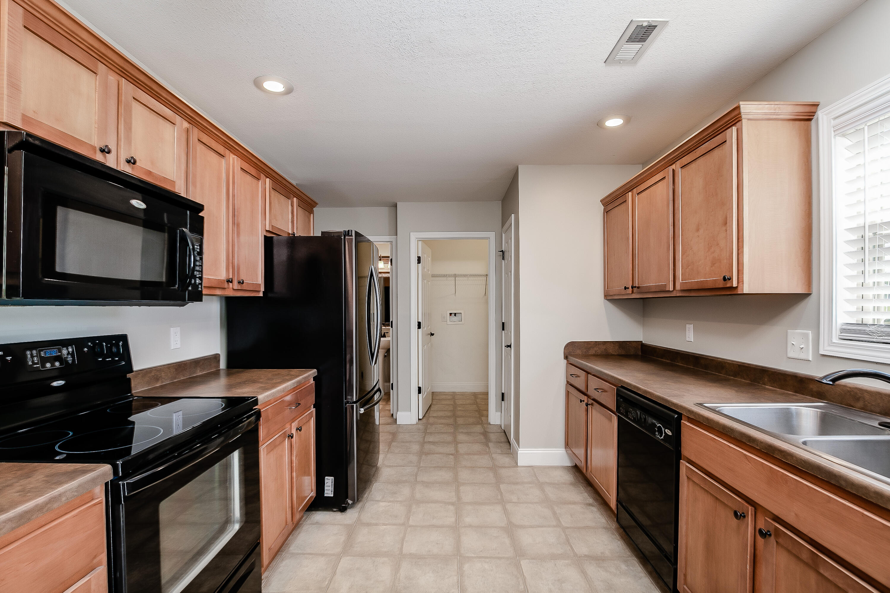 402 Kings Road Piney Flats, TN 37686 - Photo 7 of 21 006F61D0-D988-4CA7-B407-3A925CE8E7C8