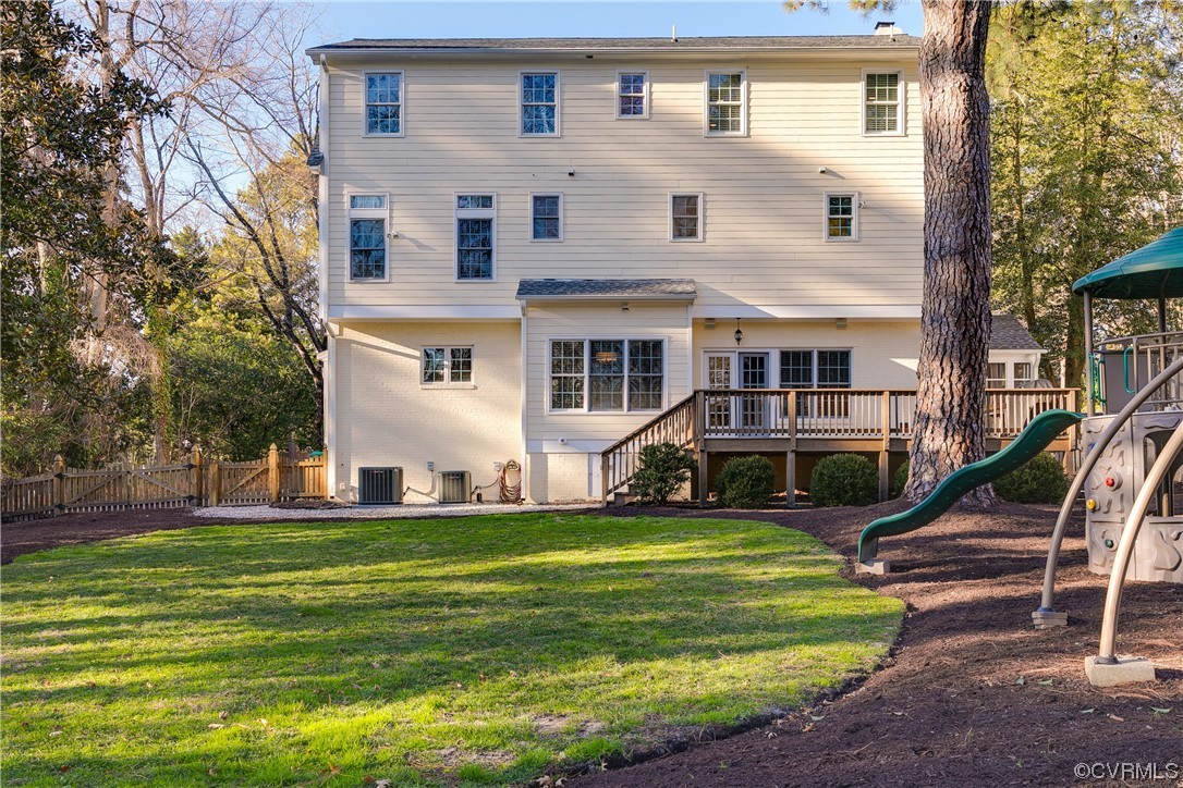 7203 Pinetree Road Henrico, VA 23229 - Photo 45 of 50 a front view of house with yard