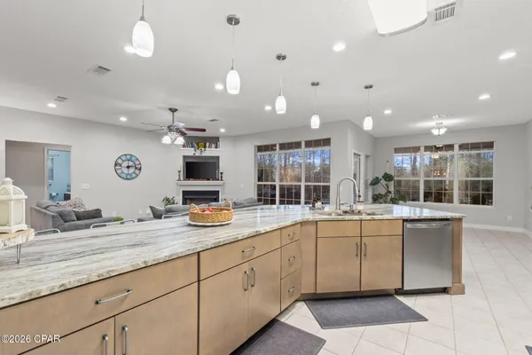 $639,900 | 3878 Earlston Road, Graceville, FL 32440