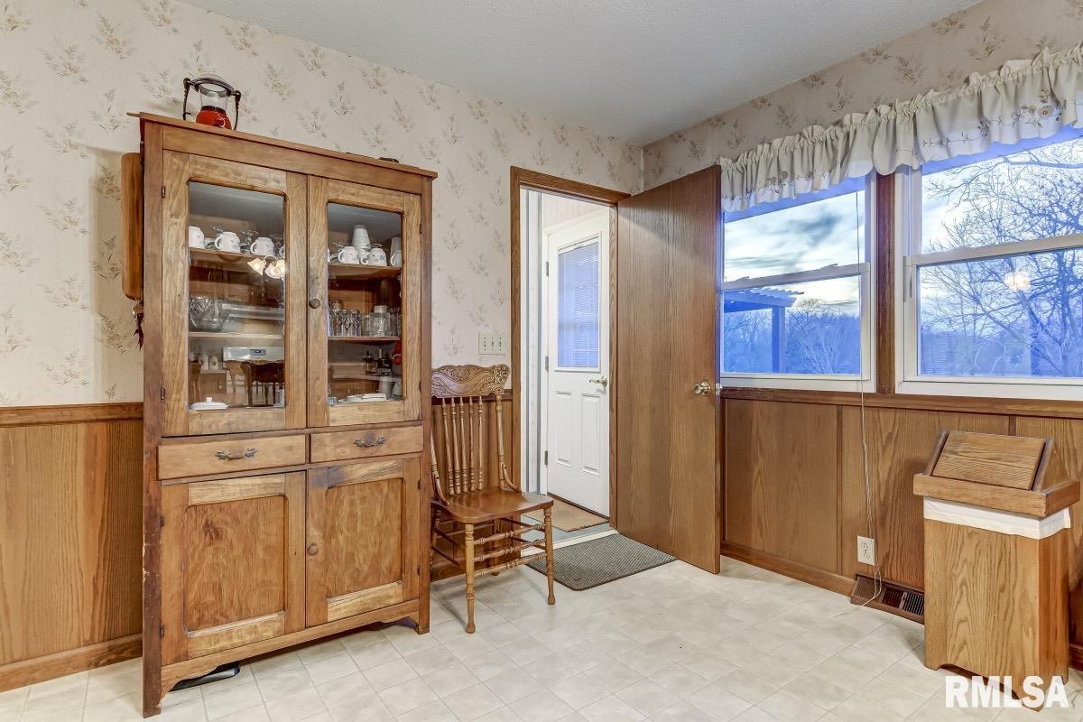 27555 Deep Rock Station Road Palmyra, IL 62674 - Photo 14 of 50