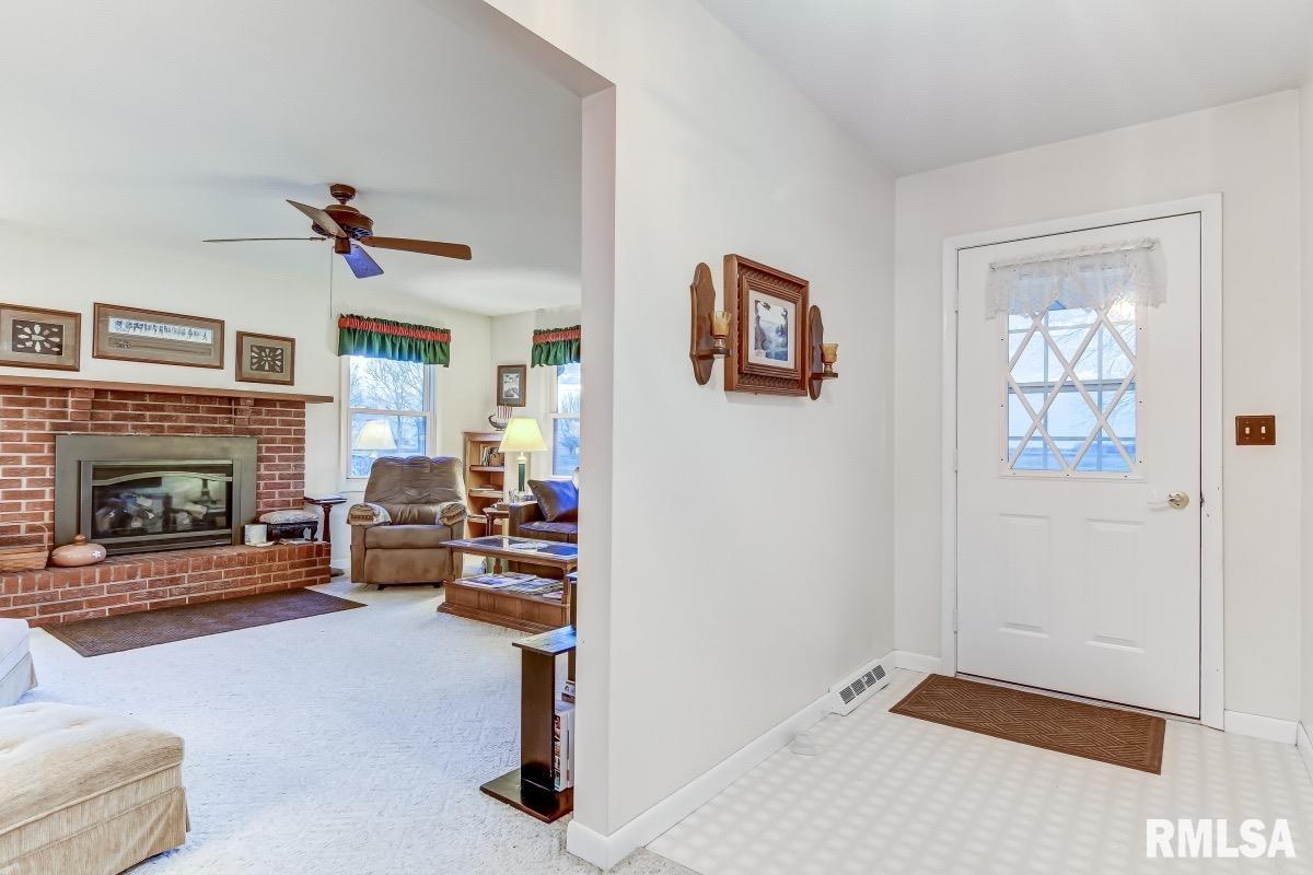 27555 Deep Rock Station Road Palmyra, IL 62674 - Photo 4 of 50