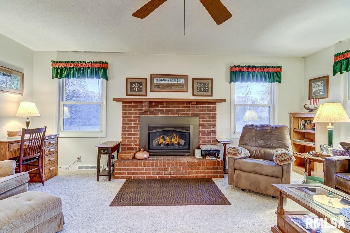 27555 Deep Rock Station Road Palmyra, IL 62674 - Photo 7 of 50