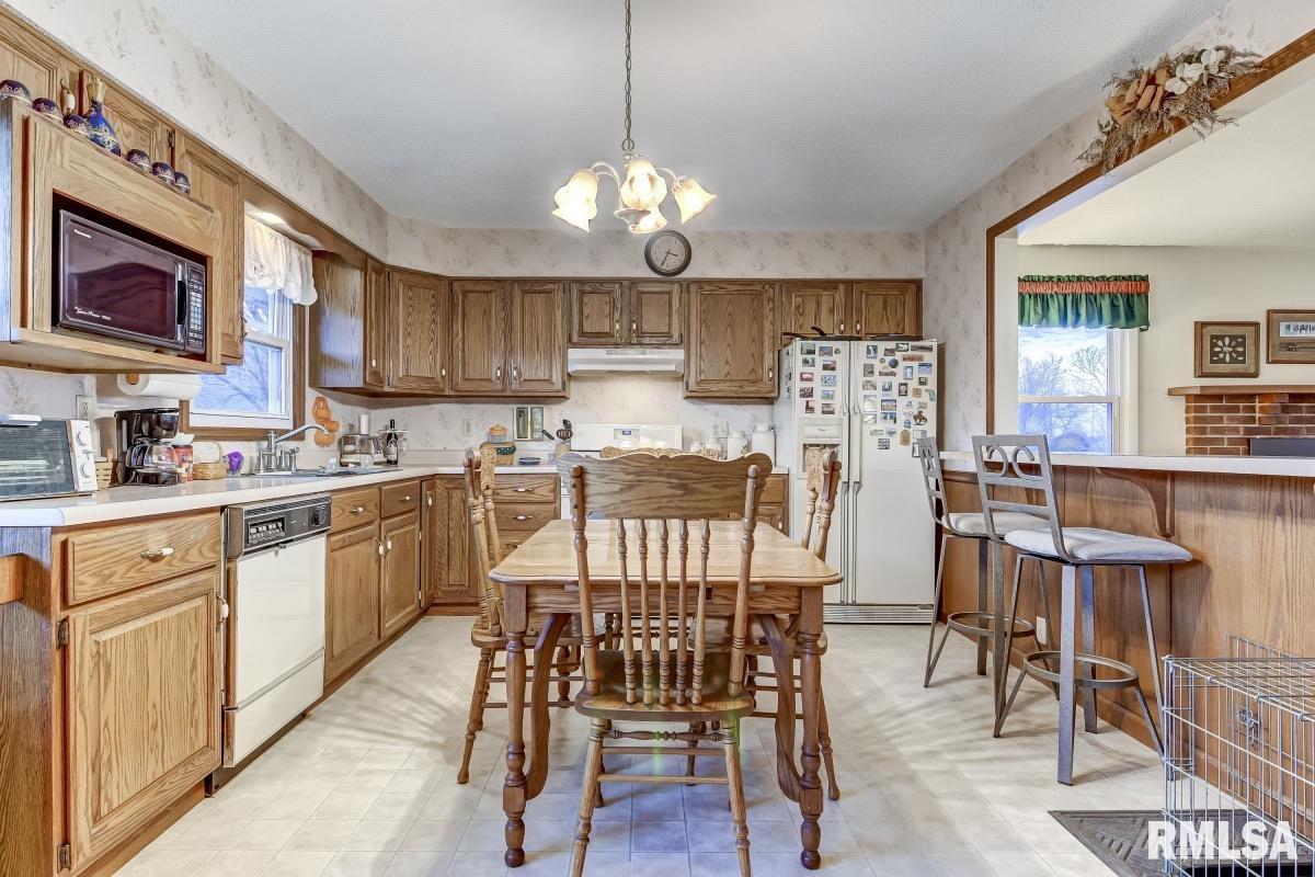 27555 Deep Rock Station Road Palmyra, IL 62674 - Photo 10 of 50