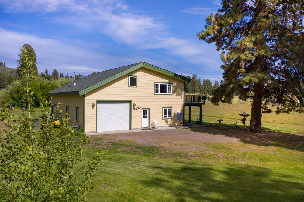 39441 Modoc Point Road Chiloquin, OR 97624 - Photo 3 of 42 39441ModocPointRd.-13