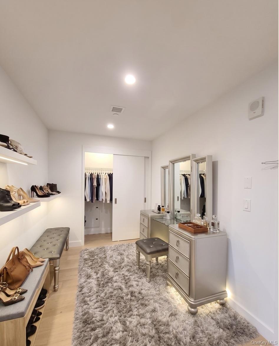 131-01 40 Road, Unit 10S Queens, NY 11354 - Photo 4 of 15