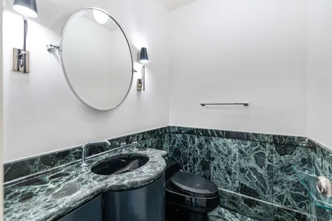 $1,865,000 | 2600 North Lakeview Avenue, Unit 9B, Chicago, IL 60614