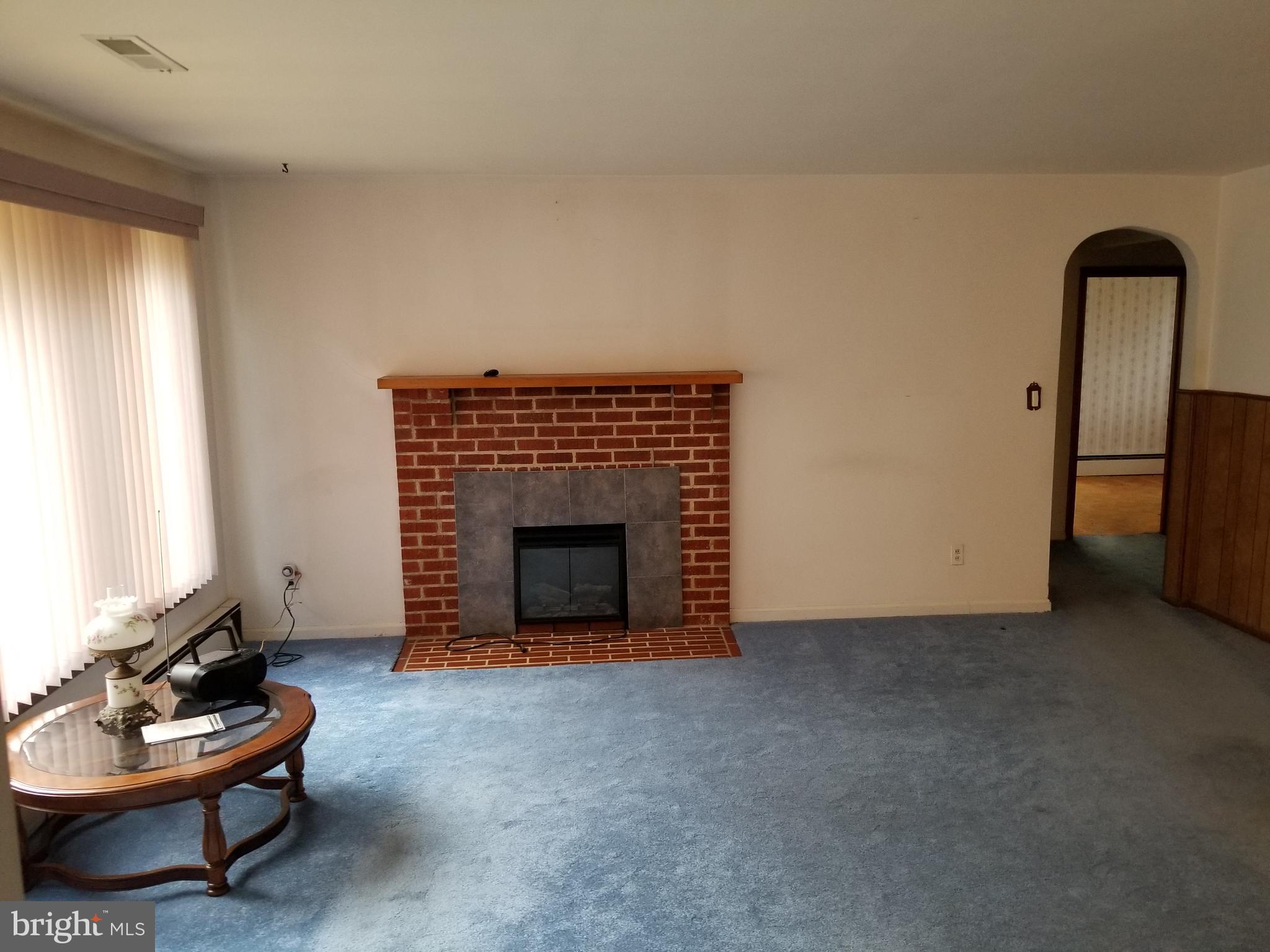 3800 New Section Road Middle River, MD 21220 - Photo 17 of 45 Living Room