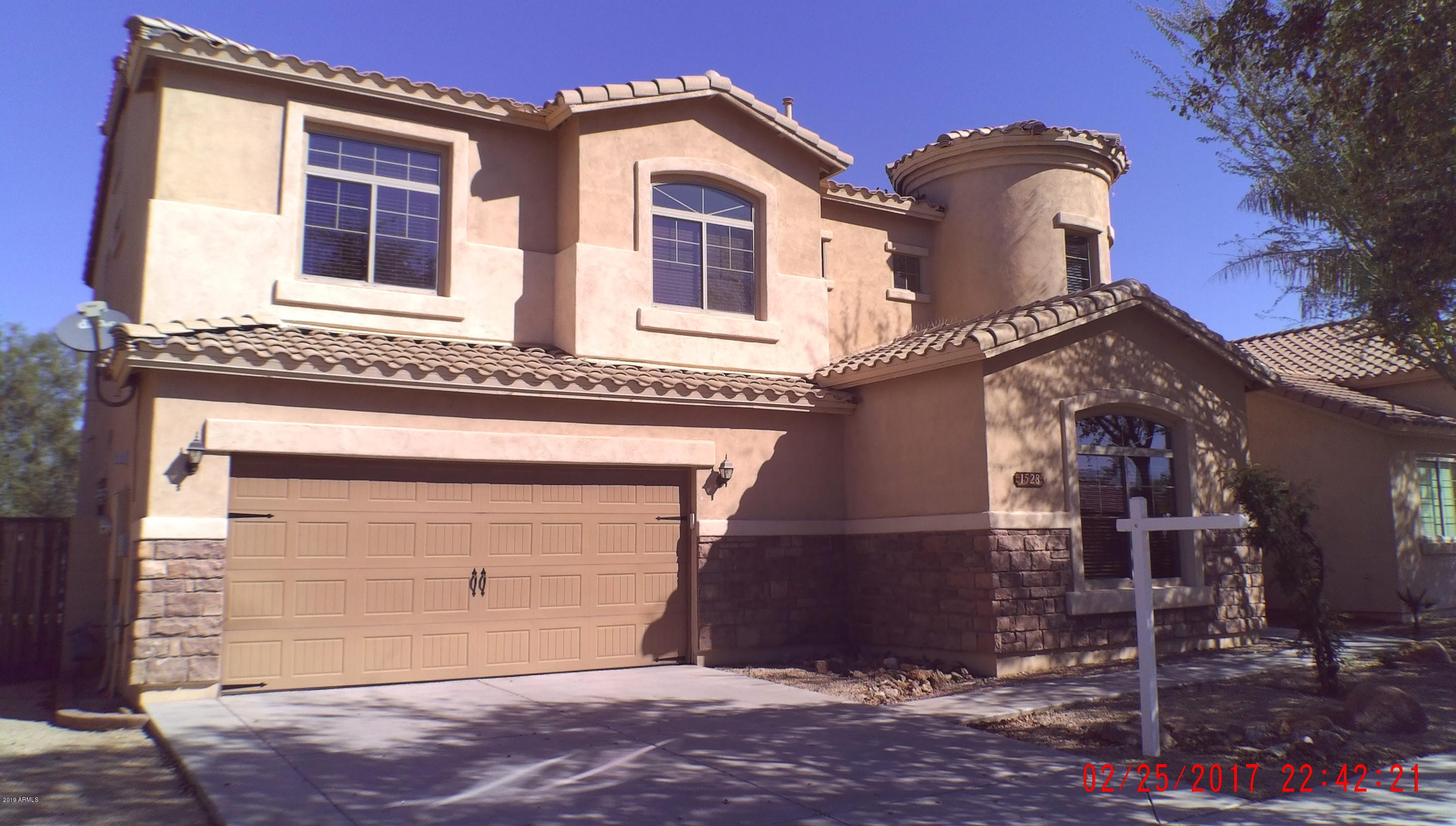 1528 East Apollo Road Phoenix, AZ 85042 - Photo 1 of 32 2017_0225_224223_001