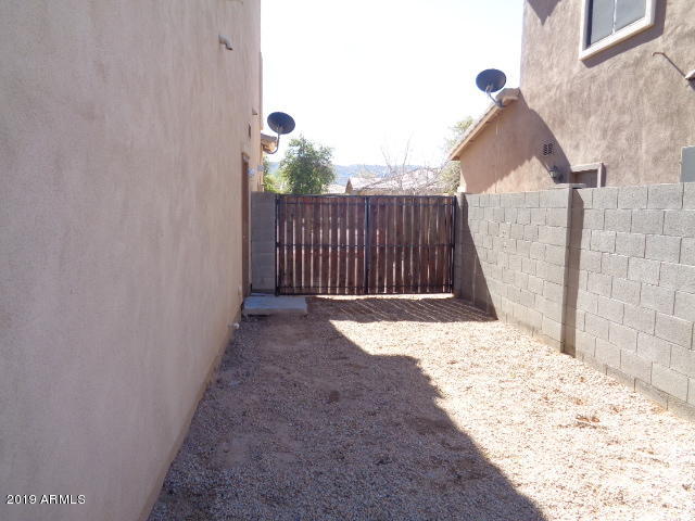 1528 East Apollo Road Phoenix, AZ 85042 - Photo 11 of 32 DSC07799