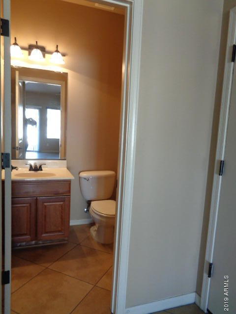 1528 East Apollo Road Phoenix, AZ 85042 - Photo 14 of 32 DSC07802