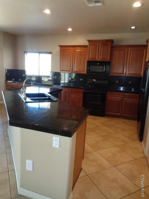 1528 East Apollo Road Phoenix, AZ 85042 - Photo 8 of 32 DSC07796