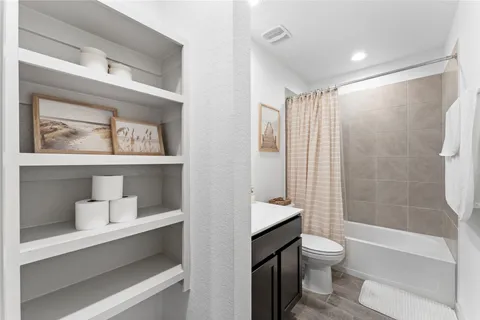 $350,000 | 13220 Lago Acero Lane, Texas City, TX 77568