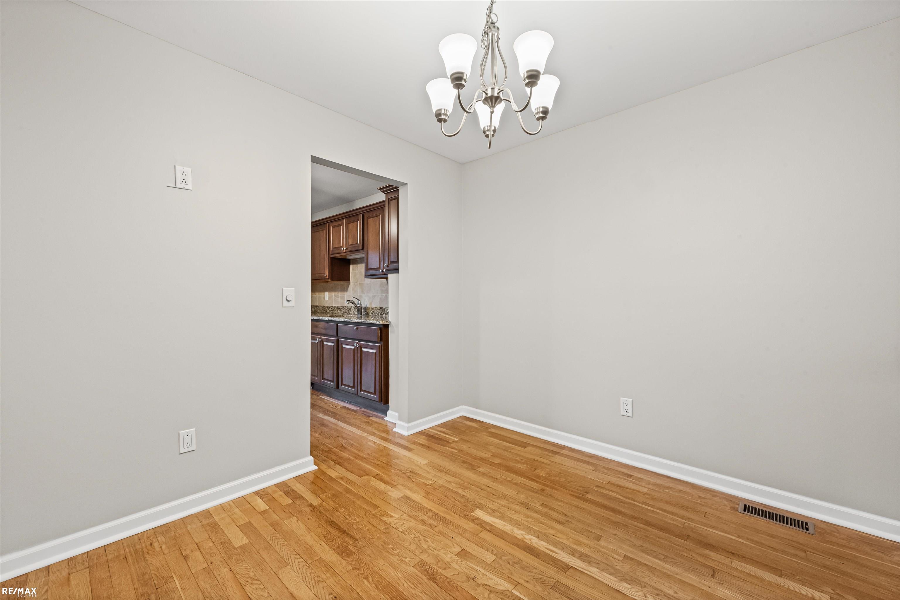 1377 Autumn Lane Rochester, MI 48306 - Photo 8 of 27