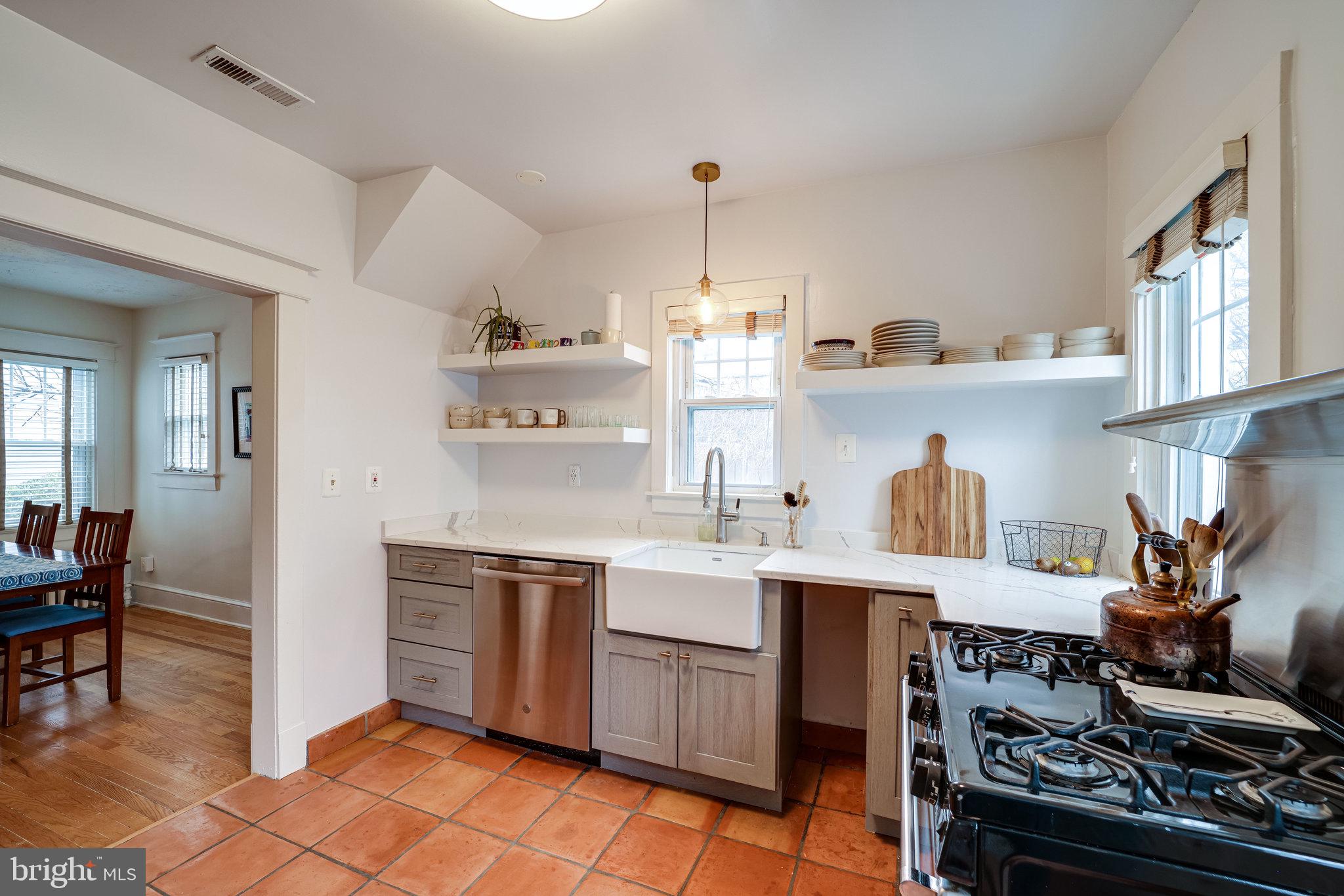 802 Russell Road Alexandria, VA 22301 - Photo 11 of 28 Stunning open kitchen updated in 2019
