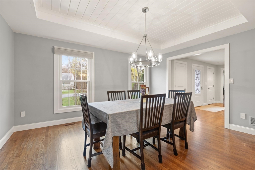 25 Saddle Club Road Lexington, MA 02420 - Photo 5 of 37