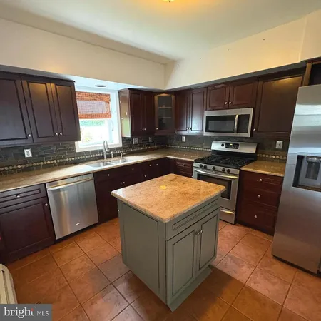 $2,395 | 1300 Kings Highway, Unit 1, Audubon, NJ 08106