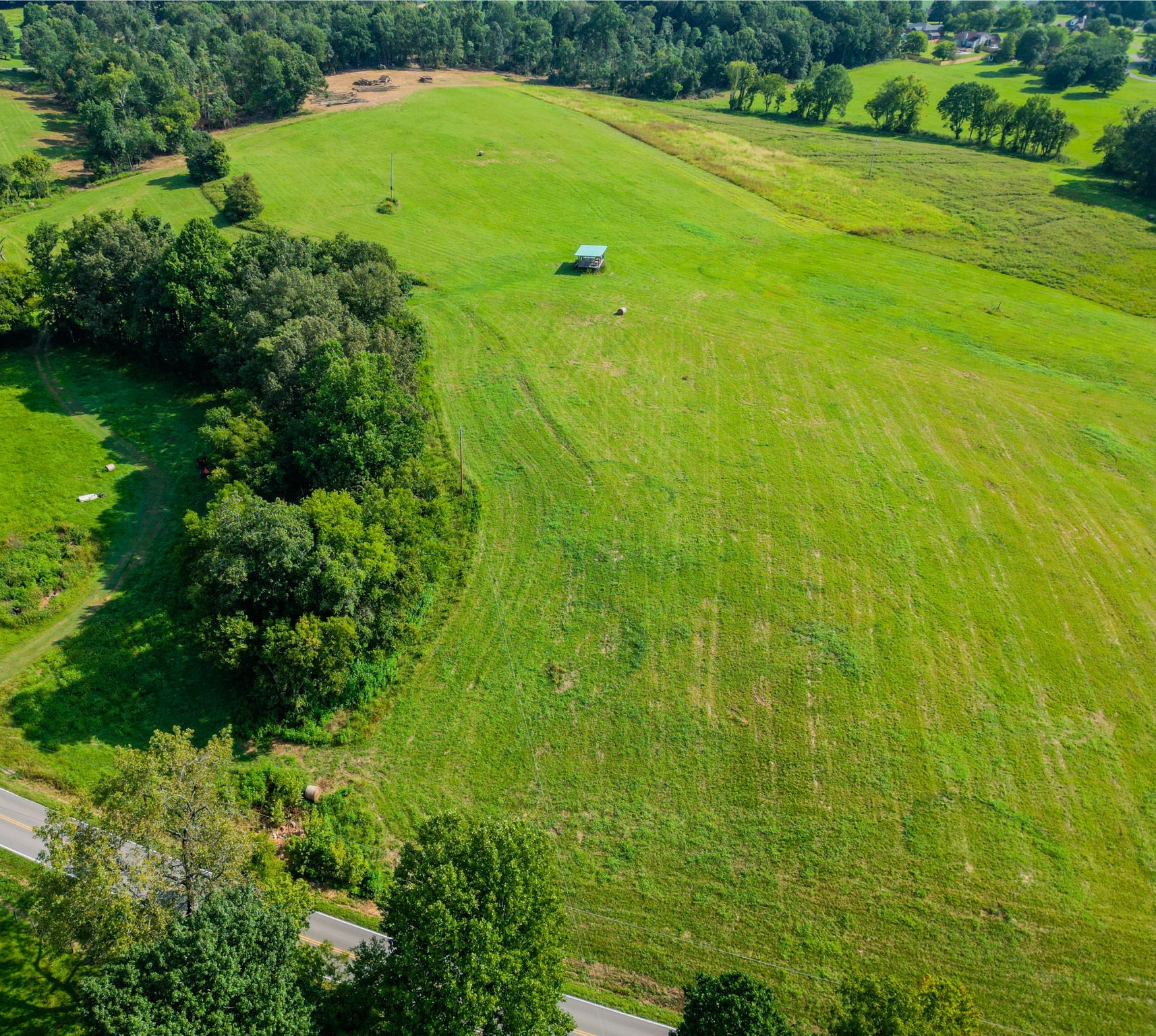4046 Old Coopertown Road Springfield, TN 37172 - Photo 2 of 4 a view of a garden with a building
