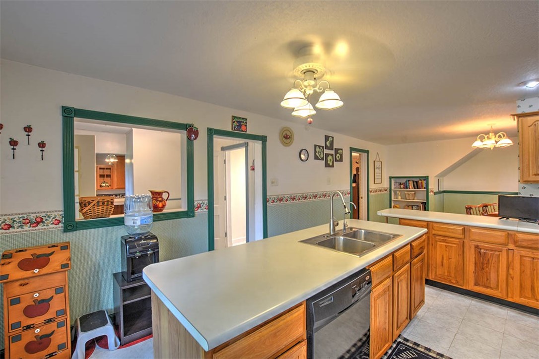 2502 East 1800 North Road Moweaqua, IL 62550 - Photo 12 of 33