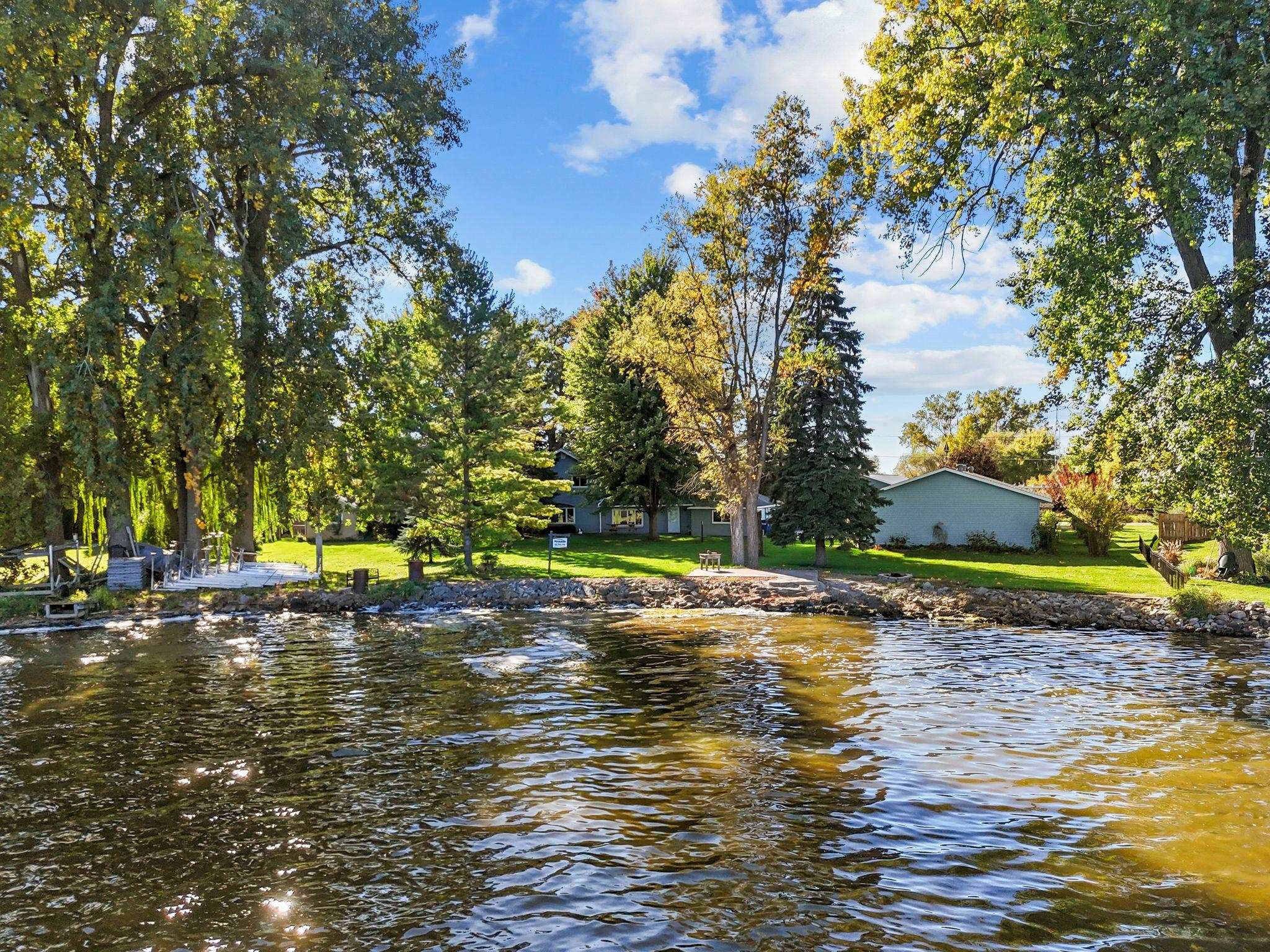 5592 Lake Road Oshkosh, WI 54902 - Photo 2 of 65 Gallery Image 2