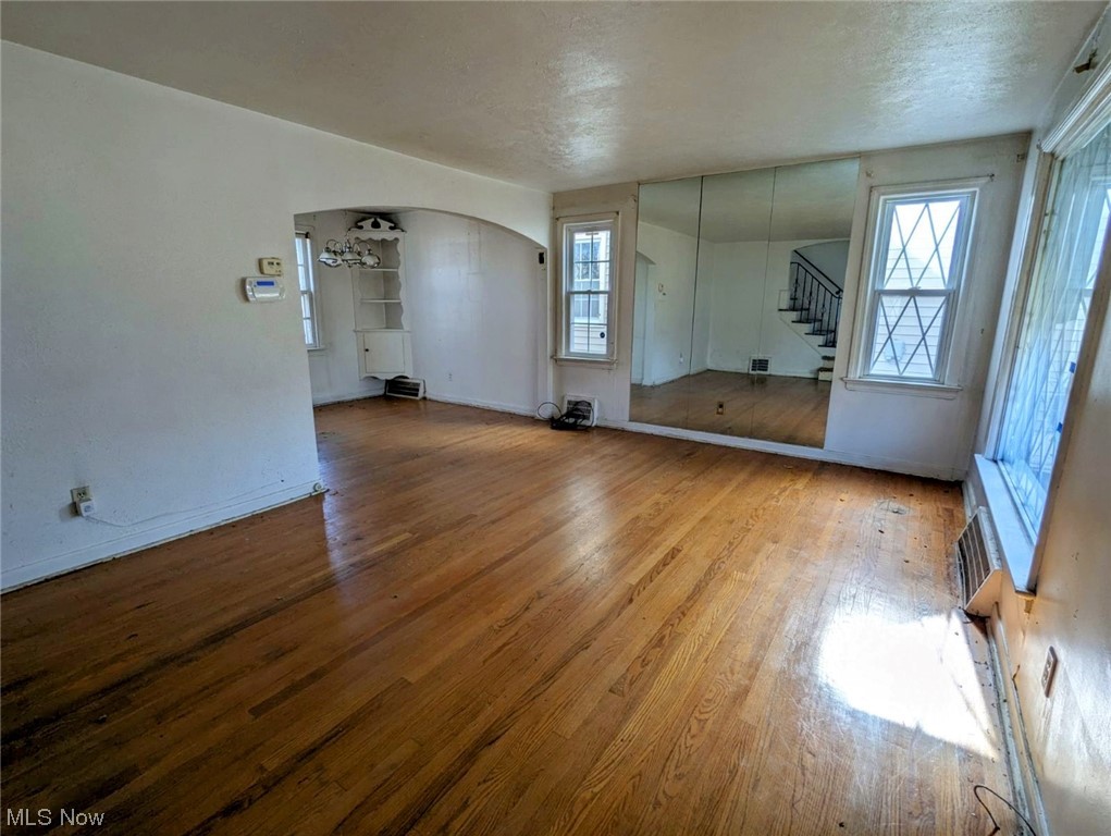 3725 Menlo Road Cleveland, OH 44120 - Photo 7 of 15