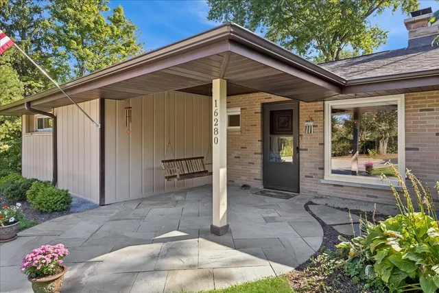 $789,000 | 16280 West Woodbine Circle, Vernon Hills, IL 60061