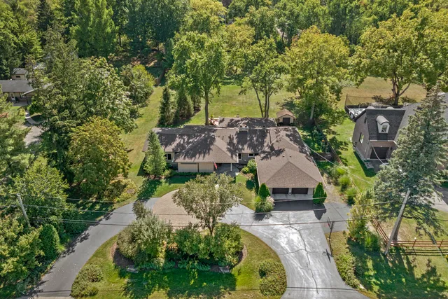 $789,000 | 16280 West Woodbine Circle, Vernon Hills, IL 60061