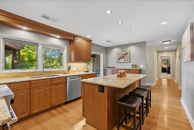 $789,000 | 16280 West Woodbine Circle, Vernon Hills, IL 60061