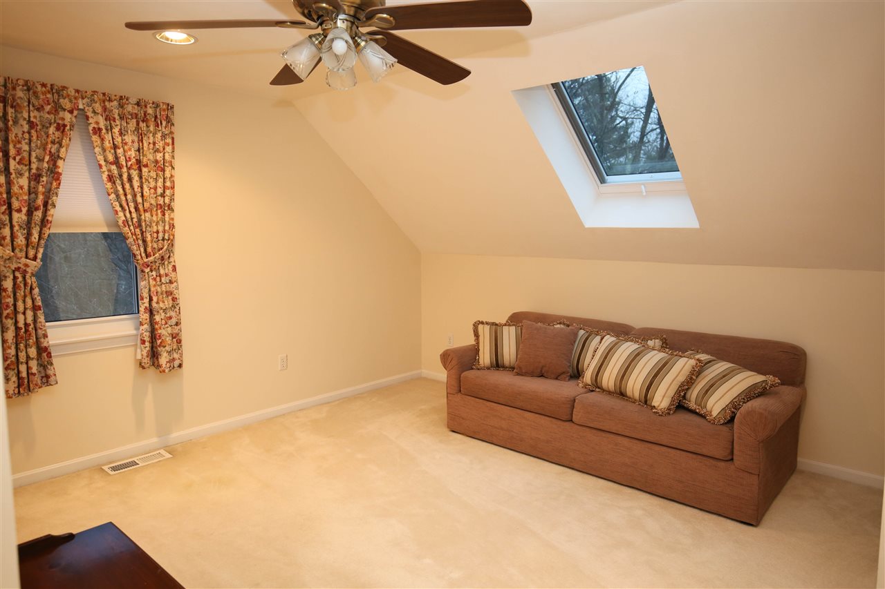 410 Elk Run Road Hudson, NH 03051 - Photo 11 of 20