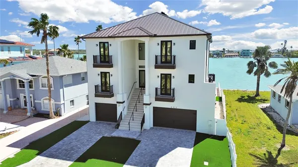 $12,500 | 882 Bay Point Drive, Madeira Beach, FL 33708