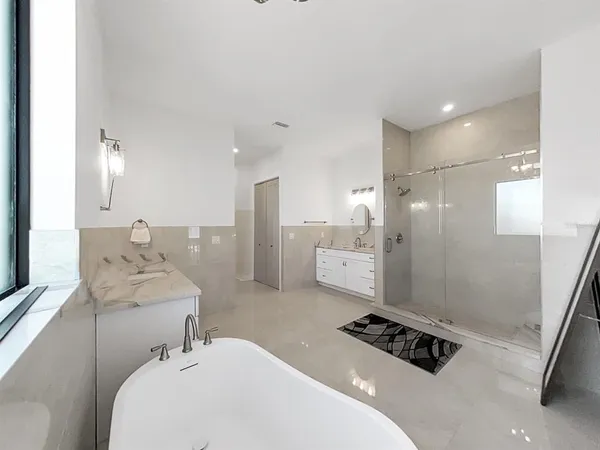 $12,500 | 882 Bay Point Drive, Madeira Beach, FL 33708