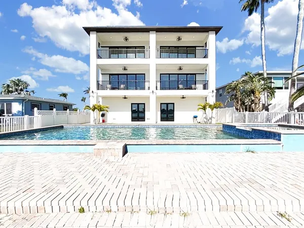 $12,500 | 882 Bay Point Drive, Madeira Beach, FL 33708