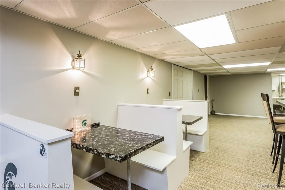 2104 Bone Road Holly, MI 48442 - Photo 23 of 38 037-Family_Room-2280281-medium.jpg