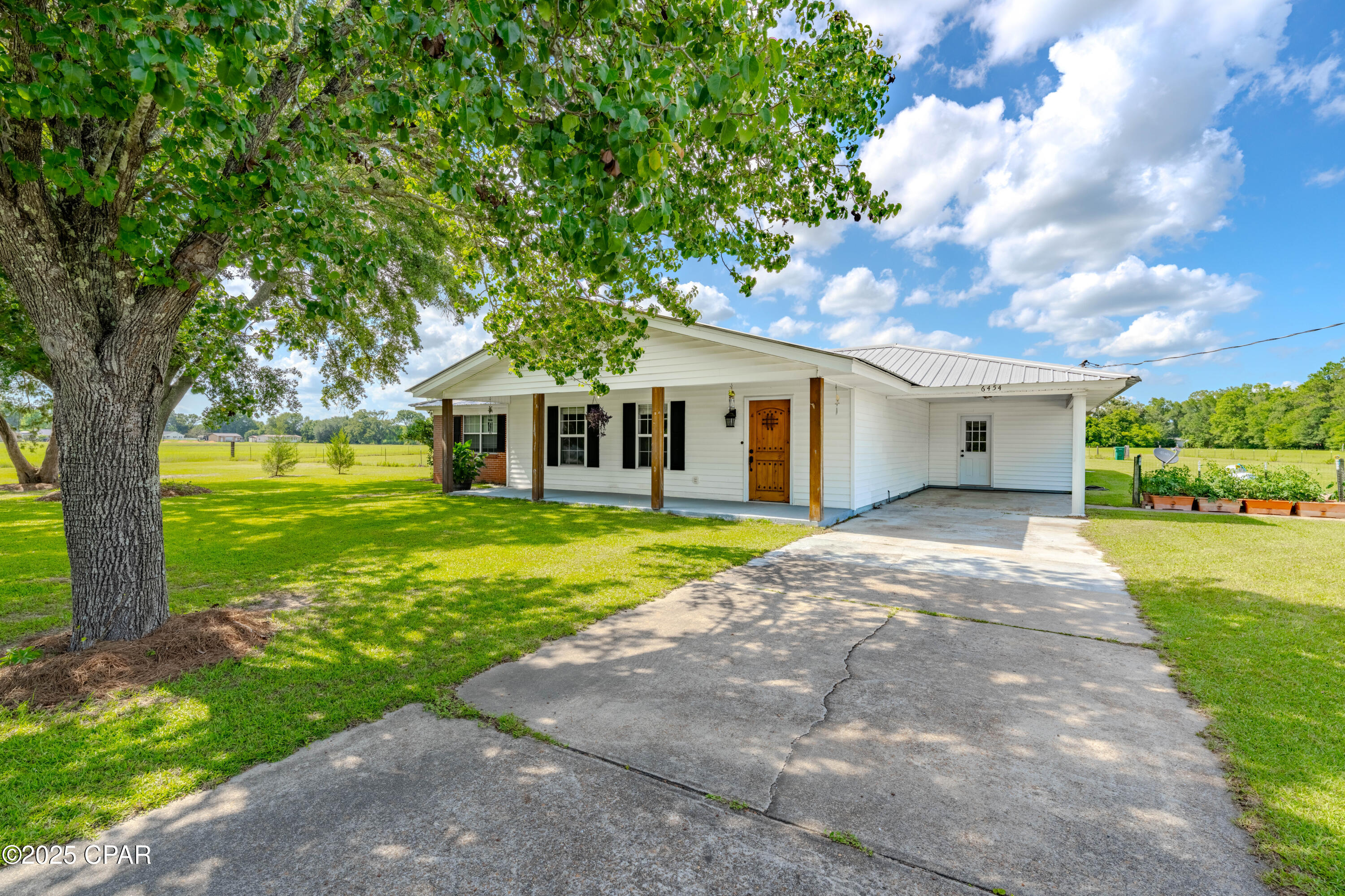 6454 Hartsfield Road Greenwood, FL 32443 - Photo 3 of 51