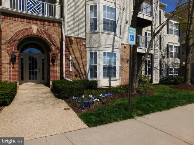 $2,250 | 18821 Sparkling Water Drive, Unit 103, Germantown, MD 20874