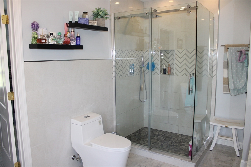 2026 Parker Street Springfield, MA 01128 - Photo 18 of 29